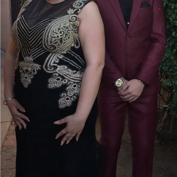 Black and gold dress size 16 bought in a Los Angeles boutique for $475 dollars - Picture 1 of 2